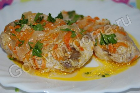 рецепт Курица, тушенная с луком и морковью